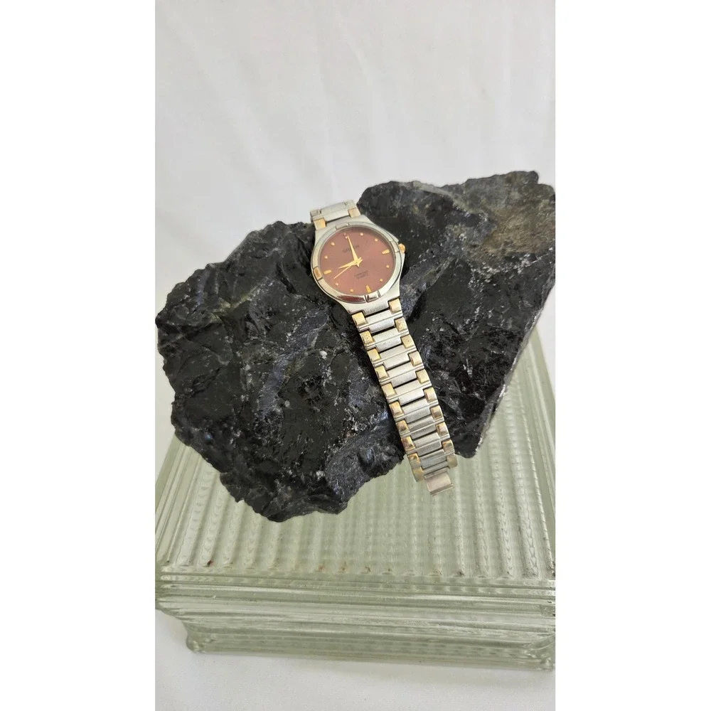 Gruen diamond quartz